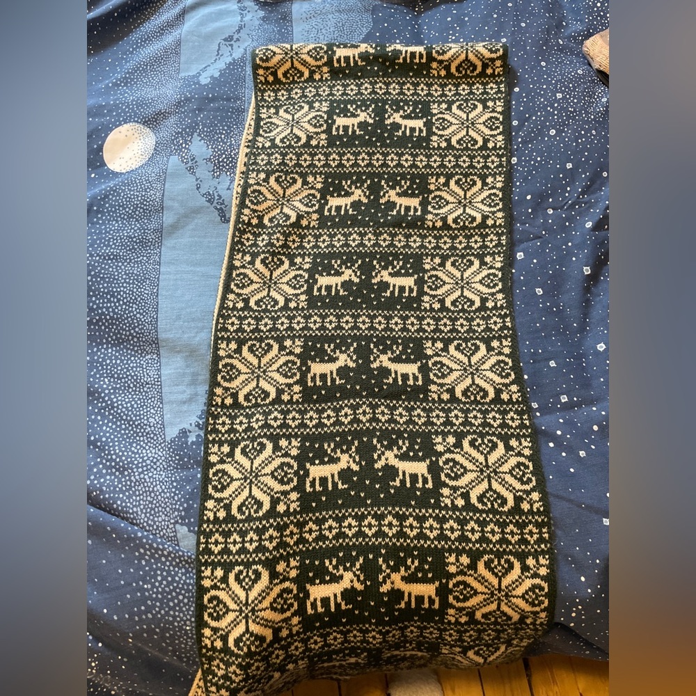 Reversible Winter Scarf - Picture 3 of 3
